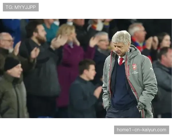 温格的变通与坚持:老帅如何应对战术潮流与球迷期望 温格的变通与坚持:老帅如何应对战术潮流与球迷期望