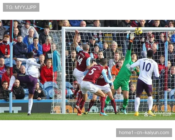 伯恩利防守定位球再出漏洞 劳伦特红牌加点球致败局